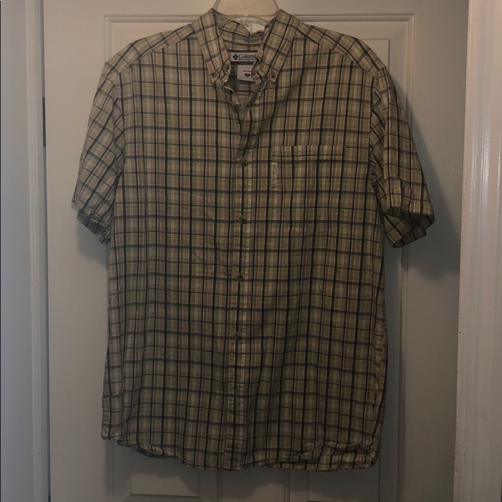 Columbia size S short sleeve plaid button down